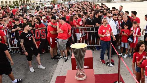 «Τρέλα»-στη-Ρόδο:-Χιλιάδες-οπαδοί-για-τις-«ερυθρόλευκες»-ευρωκούπες!-(pics)